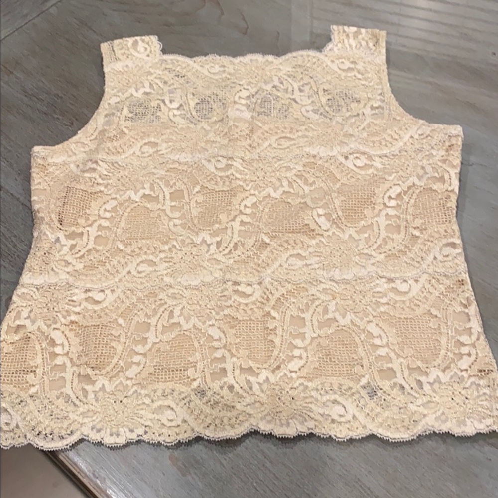 Woman’s size XL lace tank